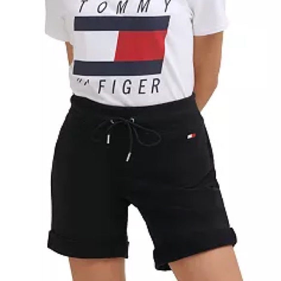 The King’s here! “OMG! 👀 Is that real cashmere!?” - Picture 3 of 6